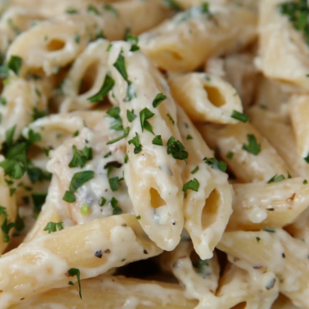 Easy Chicken Alfredo Penne